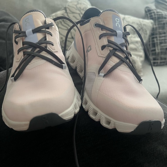 On Running Blush and Black Athletic Shoes - Picture 1 of 7